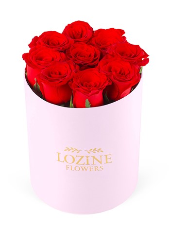 Yuvarlak Pembe Kutuda Kırmızı Gül